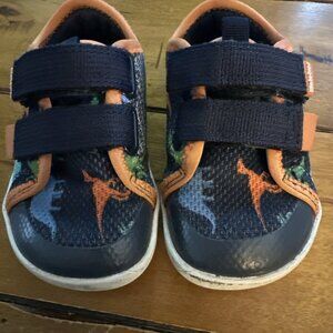 Watelves Shoes Unisex Size 2 Dinosaurs Straps ￼